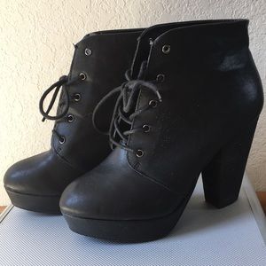 🌙madden girl black booties🌙